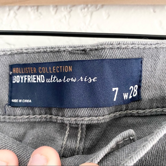 Hollister Boyfriend Ultra Low Rise Distressed Button Fly Jeans Size 28 - Picture 4 of 7